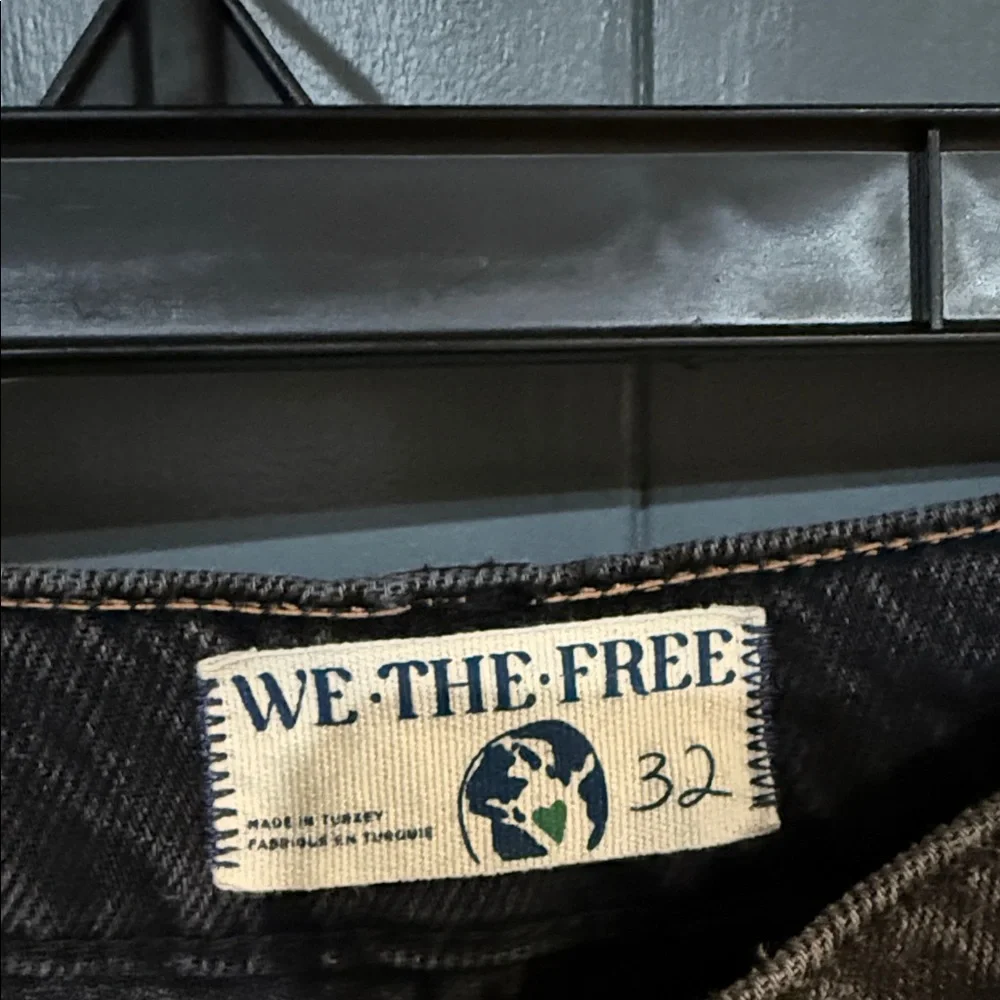 Womans Black Jeans - Picture 2 of 5